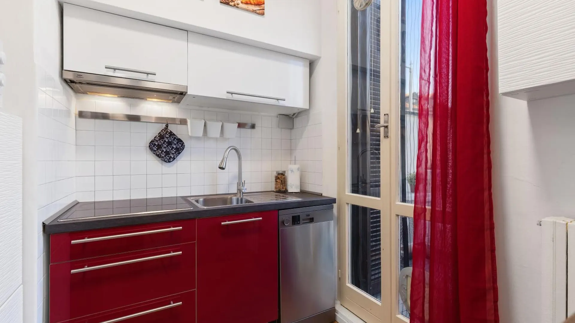 Milano City Life Elegant Penthouse With Terrace, Wi-Fi Netflix, Subway 0*, Milan Italy
