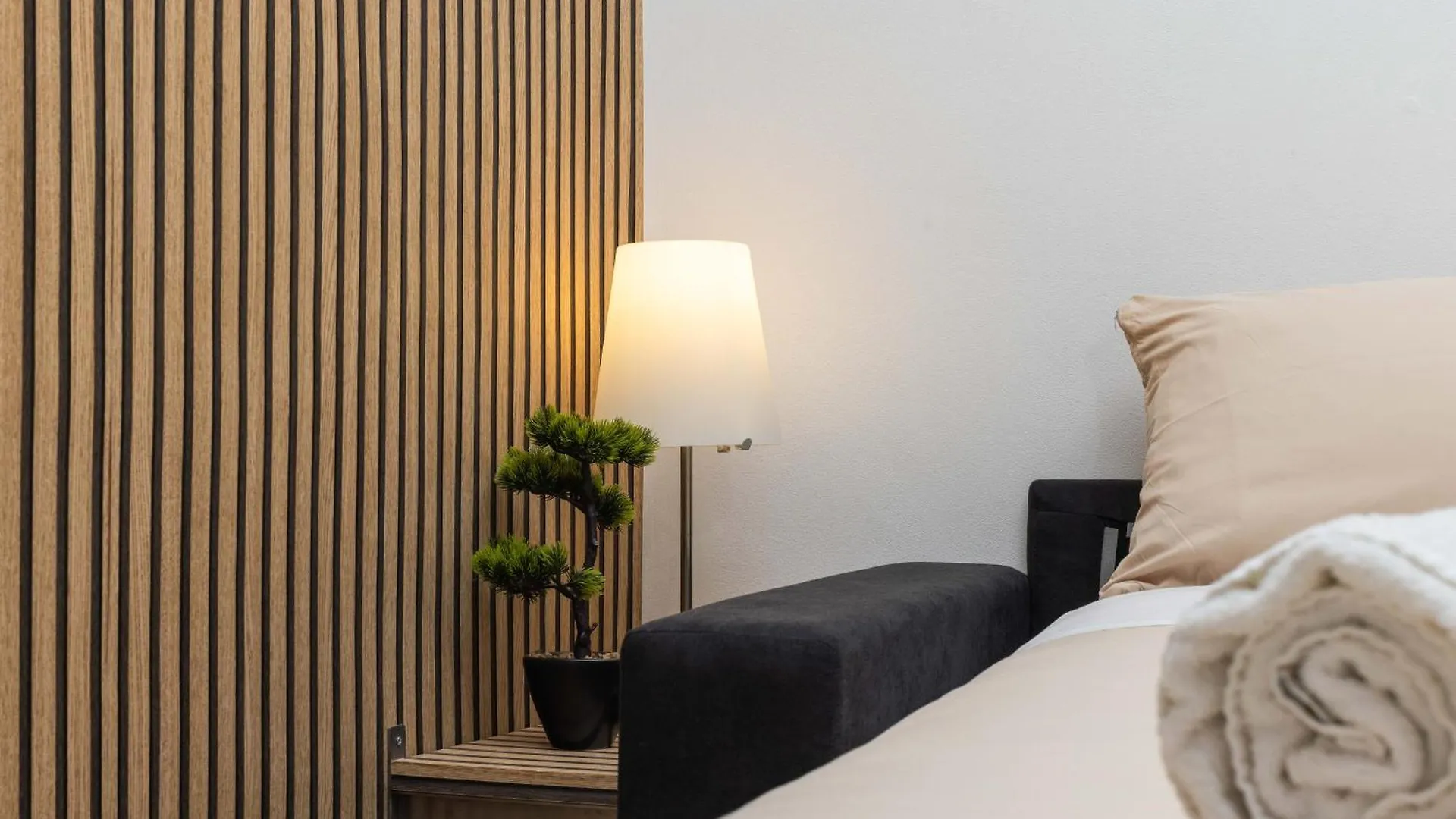 Milano City Life Elegant Penthouse With Terrace, Wi-Fi Netflix, Subway Apartment Milan