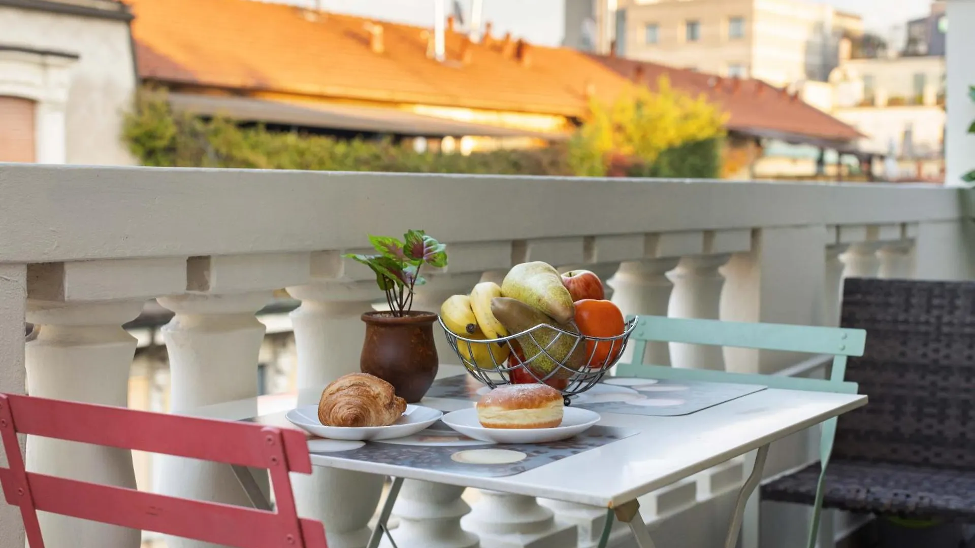 Milano City Life Elegant Penthouse With Terrace, Wi-Fi Netflix, Subway 0*, Milan